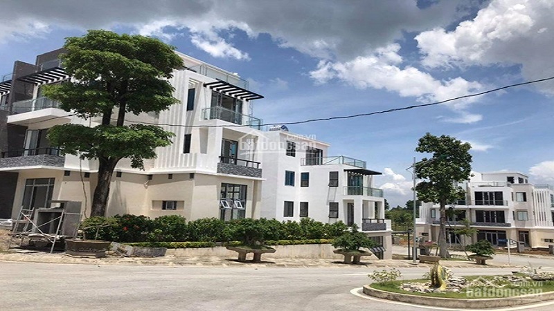 Đường Trục Chính Rộng Rãi Phú Cát City
